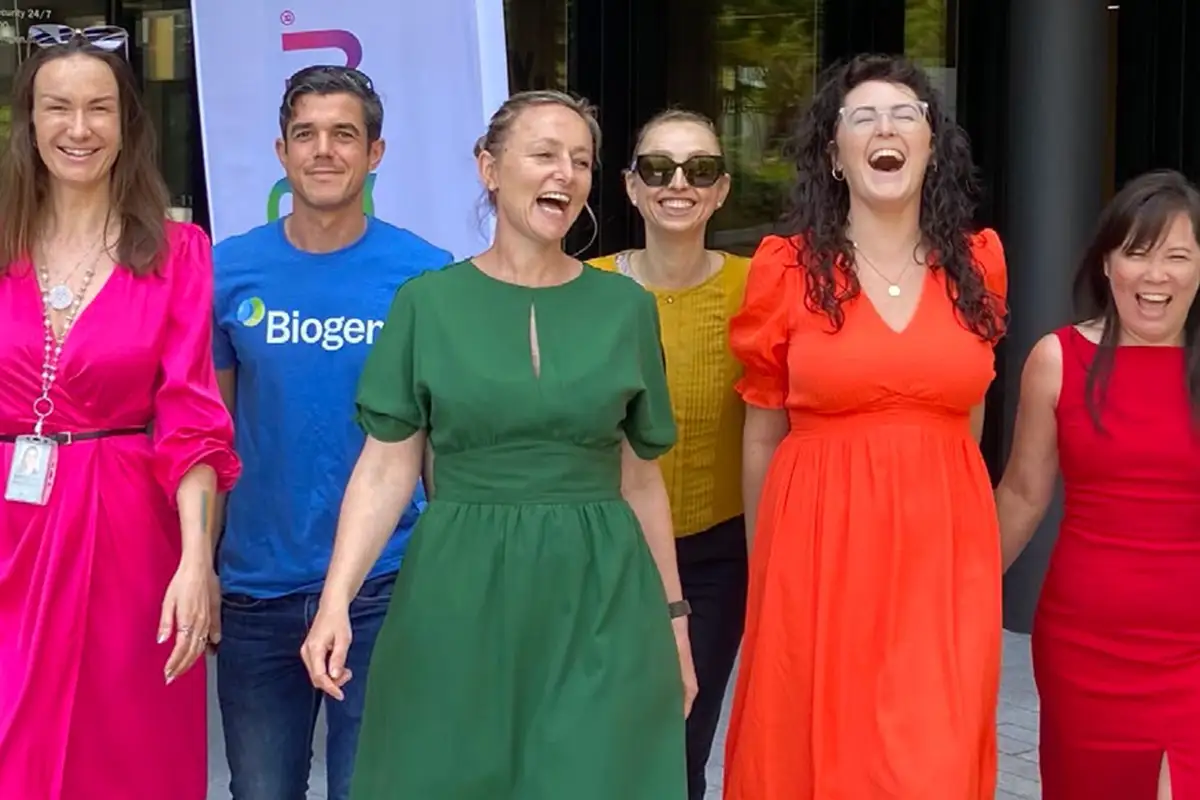 Biogen Angestellte in der Schweiz feiern während des Pride Month.